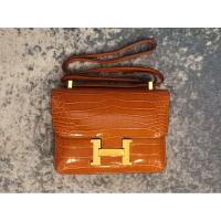 ราคา กระเป๋าหนังแท้​ พิมพ์ลายจระเข้​ มือสองใหม่กริบ (57305953640)