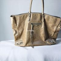 ราคา หมด❌ กระเป๋าเสื้อผ้า Balenciaga vintage tote bag travel แบรนด์เนม มือสอง หนังแท้ vintage cowboy วินเทจ สะพาย โท้ท (24918878711)