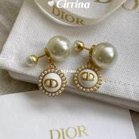 ราคา New! DIOR ต่างหูมุก CD จี้ทรงกลมสีขาว(️เช็คสต็อคก่อนสั่งอีกทีนะคะ) (44955949533)