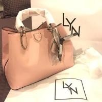 ราคา กระเป๋า LYN สีชมพู มือ1 (2607191069)