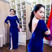 ราคา เดรสกำมะหยี่ผ้ายืดมือสองสีน้ำเงินเว้าหลังมีซิปผ่าหน้าขนาดยืด 38-32-40 (40118679340)