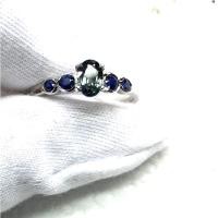 ราคา Jewchanแหวนตัวเรือนเงินแท้ พลอยมรกตเขียวส่อง ประดับพลอยไพลิน (1037660316)