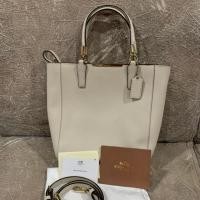 ราคา กระเป๋าถือCoach สีขาว ของแท้มือสอง (1982974215)