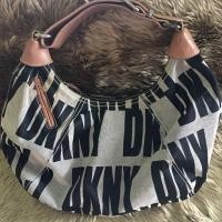 ราคา กระเป๋า DKNY แท้ มือ2 (1320946201)