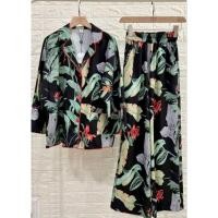ราคา ชุดเซตเสื้อเชิ้ต+กางเกงลายใบไม้สีเขียว พื้นสีดำ เสื้อคอสูทกระดุมหน้าแขนยาวเก๋ๆ มีกระเป๋าคู่หน้า (29685244490)