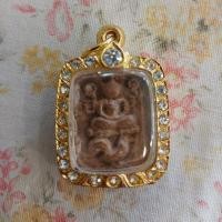 ราคา พระเนื้อดินหลวงพ่อปานพิมพ์ขี่ไก่ พระบูชาพลวงพ่อปานพระติดตัว พร้อมกรอบห้อยคอ (20871101876)