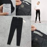 ราคา ส่ง Kerry/J&T Bershka Jean ชนช็อป ยีนส์ยืด สีดำ (3106634120)