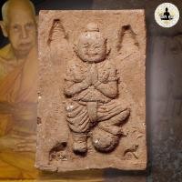 ราคา กุมารทอง หลวงปู่แย้มวัดสามง่าม ออกวัดดอนพุดซา ปี 2556 (26592790998)