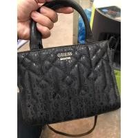 ราคา GUESS แท้ ไม่มีตำหนิหนักนะคะ มินิน่ารักมาก (21432406677)