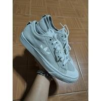 ราคา Adidas สีเทาอ่อน ไซร้ 40/25 มือสองของแท้ (50502730224)