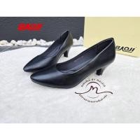 ราคา **BAOJI (บาโอจิ)** [ลิขสิทธิ์แบรนด์แท้] (BJ-603) รองเท้าคัชชู ใส่ทำงาน หนังนิ่ม หนา *ผู้หญิง* ส้นสูง 6 ซม. (By MAIZIE) (49754370416)