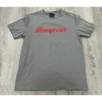 ราคา เสื้อยืด Snap On สำหรับผู้ชาย สีเทา-แดง โลโก้ คอกลม ไซส์ XL (46805864053)