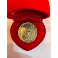 ราคา No478 เหรียญพระพุทธชินราชหลังสมเด็จพระนเรศวรมหาราช ปี ๒๕๓๖ เนื้ออัลปาก้ากะหลั่ยเงิน (21084621646)