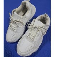 ราคา Slazenger รองเท้าผ้าใบสีขาว size: 39/24.5 cm พื้นเดิม น้ำหนักเบา #รองเท้ามือสอง 716 (29660308179)