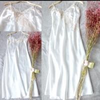 ราคา ชุดนอนผ้าซาตินมือ2 อกไม่เกิน34"คะ (1487560707)