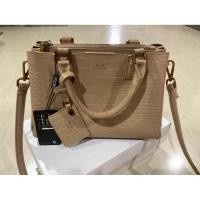 ราคา กระเป๋า F.O.F signature สีครีมเบจ (43204384427)