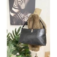 ราคา กระเป๋าสะพายไหล่ marie claire มือสองของแท้ (17655264055)