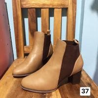 ราคา ✨รองเท้าบูทหนัง สีน้ำตาลมือสอง✨ (15349145703)