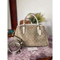 ราคา (New)Coachทรงถังใหญ่13นิ้วแท้100%*ตำหนิป้ายในสะกิด (25769302211)