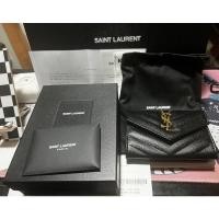 ราคา YSL CASSANDRE SAINT LAURENT MATELASSÉ SMALL ENVELOPE WALLET IN GRAIN DE POUDRE EMBOSSED LEATHER (21544894555)