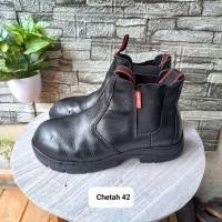 ราคา รองเท้าเซฟตี้มือสอง ยี่ห้อ Chetah ไซส์ 42 พื้นรองเท้า 27cm (57005926184)
