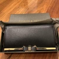 ราคา Charles & Keith กระเป๋าสตางค์ใบยาว (2166181670)
