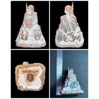 ราคา หลวงปู่กาหลงอุ้มเศียรเนื้อคราบเบ้าพระลักษณ์หลวงปู่กาหลงวัดเขาแหลม สระแก้ว (27457442407)