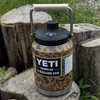 ราคา แกลลอนเก็บความเย็น ถังเก็บความเย็น Yeti Rambler Half Gallon Jug ของแท้ (43561337003)