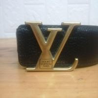 ราคา เข็มขัด​แบรนด์เนม​หลุยส์​ วิตตอง(LouisVuitton)​มือสอง​​สภาพดี​​ สายหนังแท้สีน้ำตาล​เข้ม หัวเข็มขัดโลหะสีทอง​ สวยๆ (29905822411)