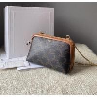 ราคา celine clutch with chain (18331835615)