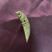 ราคา เขี้ยวเสือแกะ carved tiger fang มีรอยจาร ไม่ทราบสำนักของเก่าเก็บ โดดเด่น ในด้าน มหาอำนาจ สยบผู้คน ภูตผี ศัตรู ตรงตามรูป (53005358115)