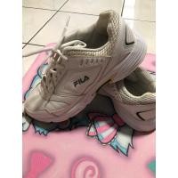 ราคา มือ 2 FILA หนัง ของแท้ สภาพยังใส่สวย จำชื่อรุ่นไม่ได้ค่ะ ✿ Size 38.5 ยาว 24.5 cm (แถมไปอีก 2 คู่ ไว้ใส่ขำๆ) (27877077044)