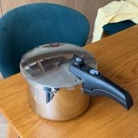 ราคา [ของใหม่] ส่งต่อ หม้อ Prestige Pressure Cooker 6L (24cm) หม้ออัดแรงดัน ของใหม่ไม่เคยใช้งาน (29629811301)
