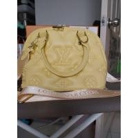ราคา กระเป๋าหลุยทรงโดม รุ่น9" (18282050920)