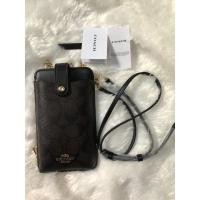 ราคา Coach Phonebag สีน้ำตาลลาย C ของแท้ new (15290171402)