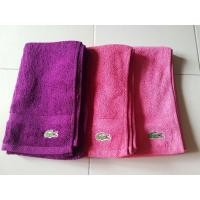 ราคา ผ้าขนหนูผืนเล็ก ผ้าเช็ดหน้า Lacoste Cotton 100% (6009493683)