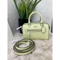 ราคา Coach หมอนมินิ สีเขียว พาสเทล (22785797391)