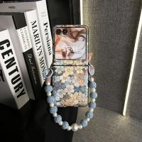 ราคา หรูหราดอกไม้สีฟ้ารูปแบบโทรศัพท์กรณี Pearl Hairball สร้อยข้อมือสําหรับ Motorola Razr 60ultra Razr 60 Razr 50Ultra Razr50 ฝาครอบ (48505773599)