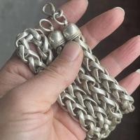 ราคา คอลเลกชันโบราณเครื่องประดับเงินเก่าพื้นบ้านช่างเงินเก่าที่ทําด้วยมือต้นกล้าสร้อยคอเงินสร้อยคอผู้ชายสไตล์เครื่องเงินเก่าสินค้าเบ็ดเตล็ด1.17.88 (57054818620)