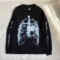 ราคา เสื้อยืด Bershka x Posty co Post Malone Skeleton LS (54302145489)