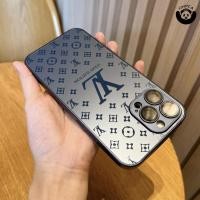 ราคา เคสโทรศัพท์มือถือกระจกนิรภัย กันรอยขีดข่วน พิมพ์ลาย LV หรูหรา สําหรับ iPhone 15 14 13 12 11 Pro max (22881226459)