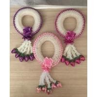 ราคา [ P1 ] พวงมาลัยริบบิ้น ริ้วทอง 5 ชาย สำหรับถวายพระ / วันพ่อ / วันแม่ ยาว 10" ผ่าศูนย์กลาง 5" (19929729575)