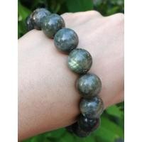 ราคา กำไลหินนำโชคลาบราโดไรท์ (Labradorite) ขนาด 14 มิล ขนาด18เซนติเมตร (4917511416)