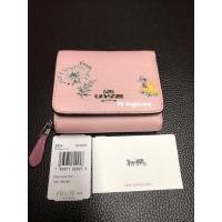 ราคา กระเป๋าสตางค์ 3 พับเล็ก สีชมพูลายดอก มีช่องใส่เหรียญ #COACH2924 (9214899581)