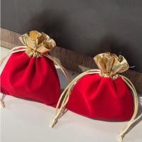 ราคา ถุงผ้าหูรูด สีแดง ผ้ากำมะหยี่หนา ขอบสีทอง ขนาดเล็ก ใส่เครื่องประดับ ของมงคล เข็มกลัด พร้อมส่ง (43761770413)