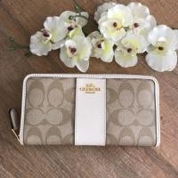 ราคา Coach ACCORDION ZIP WALLET IN SIGNATURE COATED CANVAS WITH LEATHER STRIPE สีขาว (1984048005)