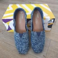 ราคา Toms ของแท้ มือสอง W8 (6263815251)