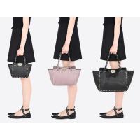 ราคา กระเป๋ามือสอง - Valentino แต่งหมุดทรงคางหมู สีดำ (693929239)