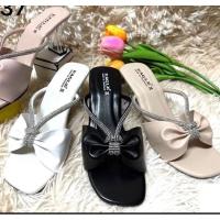 ราคา รองเท้าส้นสูง 6cm ไซค์38 ส้นแก้ว โบว์น่ารัก สีชมพูอ่อน มือสองยังไม่เคยใส่ (23944578527)
