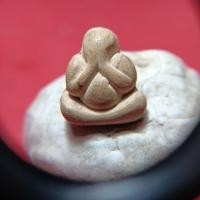 ราคา พระปิดตาไม่ทราบที่เนื้อผงด้านหลังยันต์ตรี (26088702465)